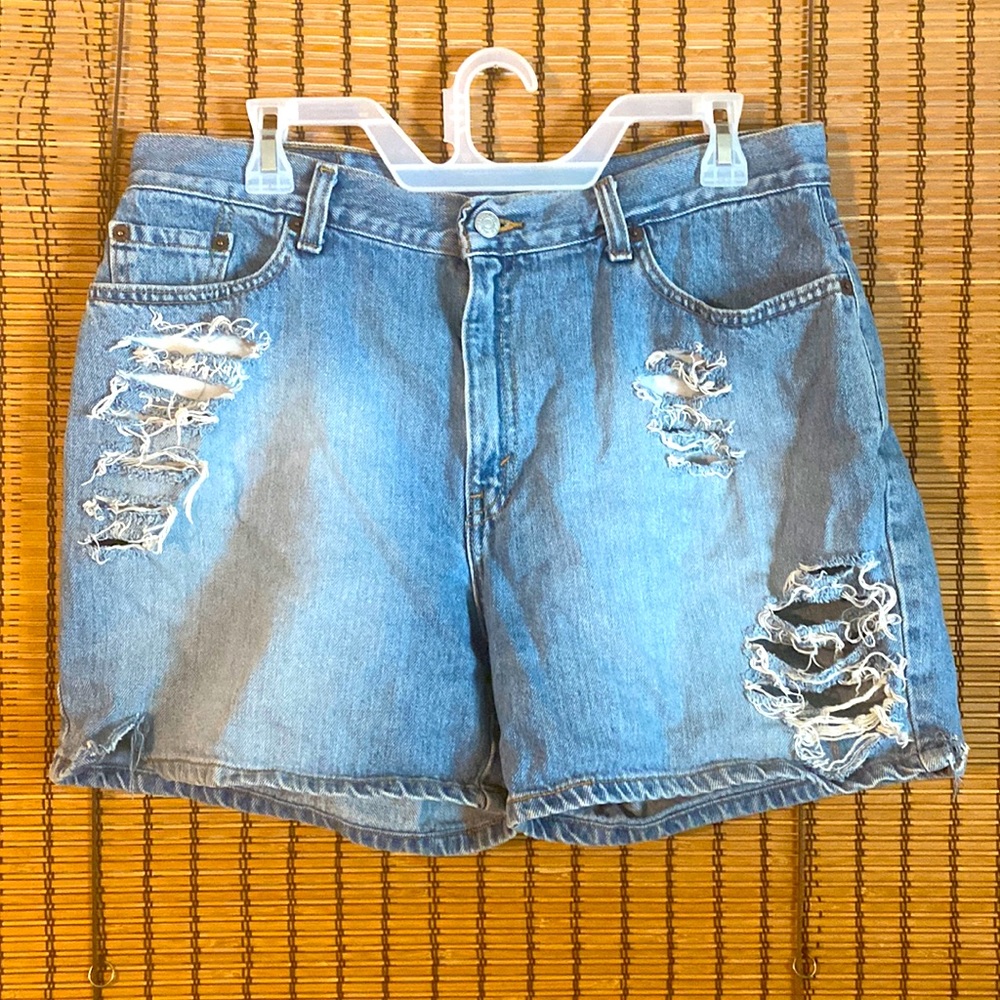 Levi mom shorts ripped size 14